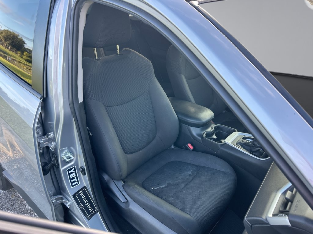 Used 2021 Toyota RAV4 LE FWD image 29