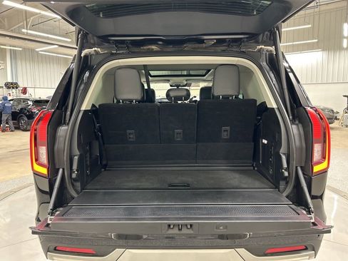 Certified 2025 Ford Expedition Platinum image 34