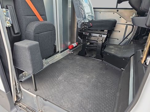 Used 2024 Chevrolet Brightdrop 400 w/ Commercial Equipment Package AWD/4WD image 13