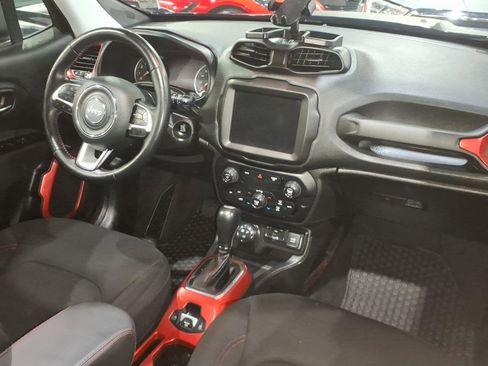 Used 2019 Jeep Renegade Trailhawk w/ UConnect 8.4 Nav Group AWD/4WD image 12