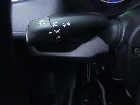 Used 2021 Toyota RAV4 LE AWD/4WD image 17