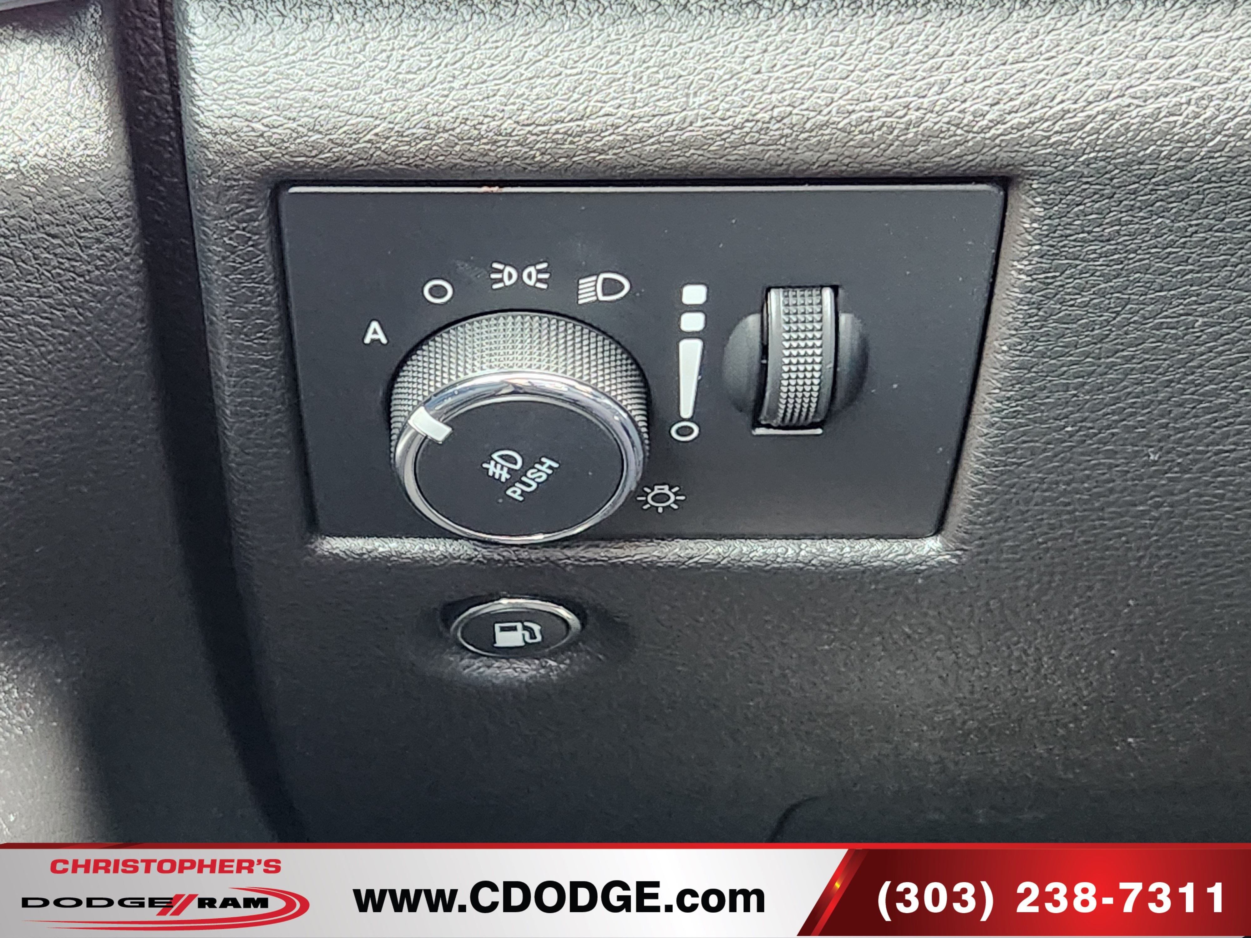 Used 2018 Jeep Grand Cherokee Limited AWD/4WD image 29
