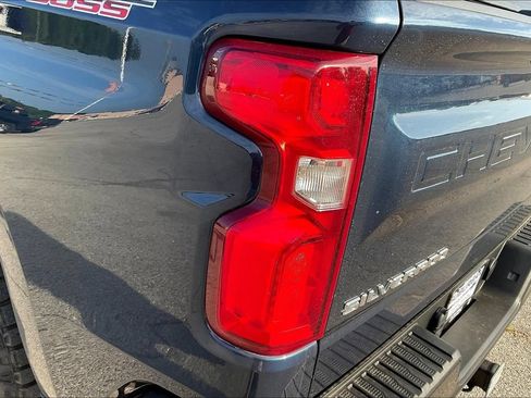 Used 2021 Chevrolet Silverado 1500 Custom Trail Boss AWD/4WD image 27