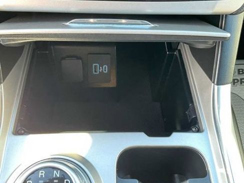 Used 2021 Ford Explorer XLT w/ Equipment Group 202A AWD/4WD image 33