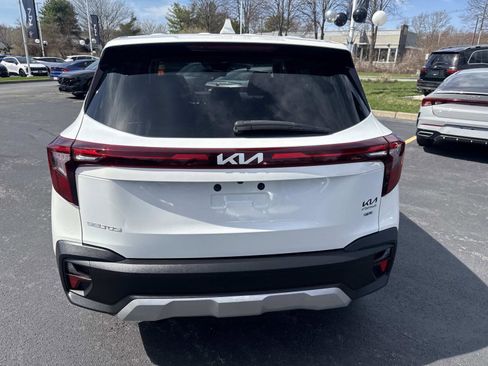 Used 2024 Kia Seltos LX image 4