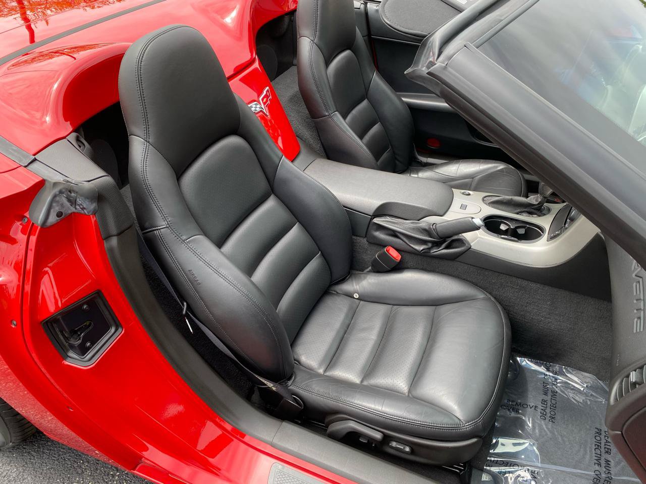 Used 2005 Chevrolet Corvette Convertible w/ Preferred Equipment Group RWD image 25