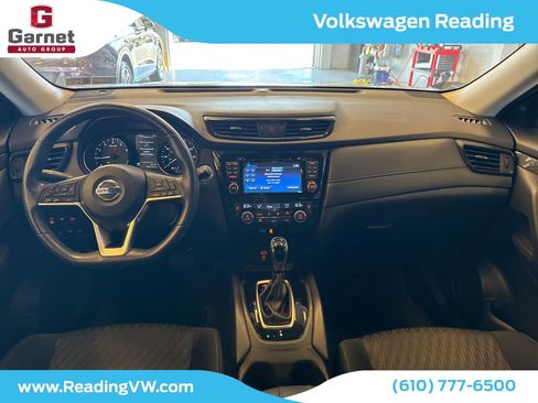 Used 2017 Nissan Rogue SV w/ SV Premium Package image 20