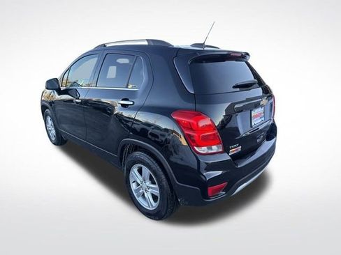 Used 2019 Chevrolet Trax LT w/ LT Convenience Package image 4