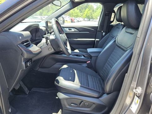 Used 2025 Ford Explorer ST-Line w/ Premium Package RWD image 3
