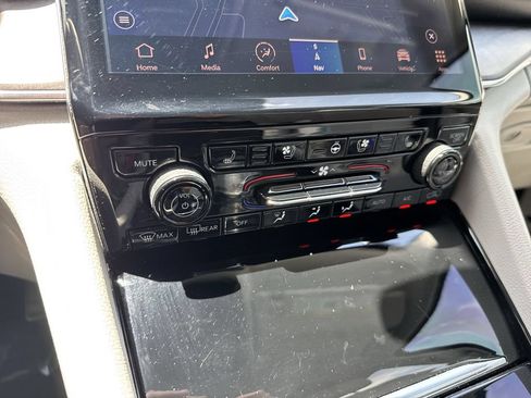 Used 2023 Jeep Grand Cherokee L Overland RWD image 51