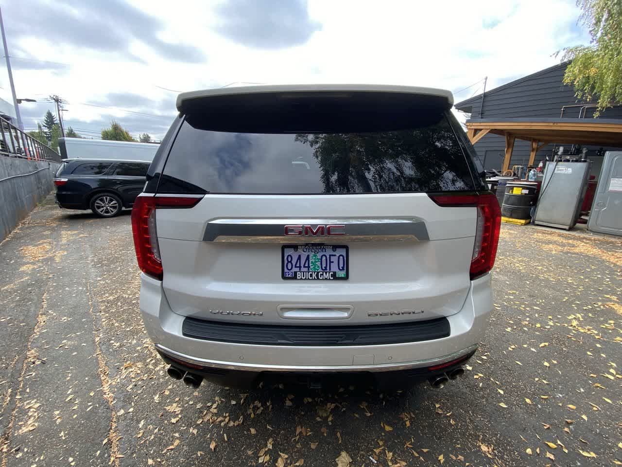 Used 2021 GMC Yukon XL Denali w/ Denali Ultimate Package AWD/4WD image 5