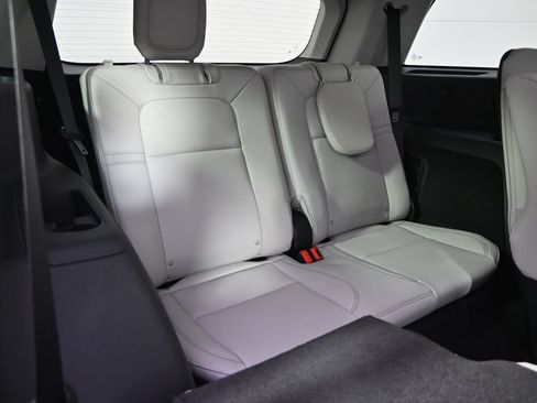 New 2026 Lincoln Aviator AWD image 19