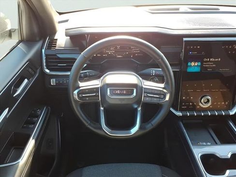 Used 2025 GMC Acadia Elevation image 14