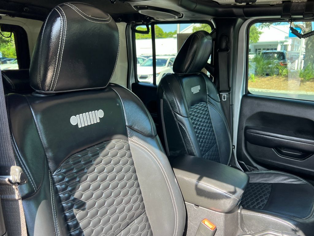 Used 2018 Jeep Wrangler Unlimited Sport S AWD/4WD image 21