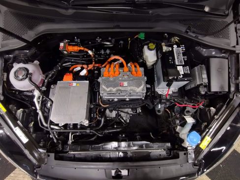 Used 2019 Volkswagen e-Golf SE w/ Driver Assistance Package image 9