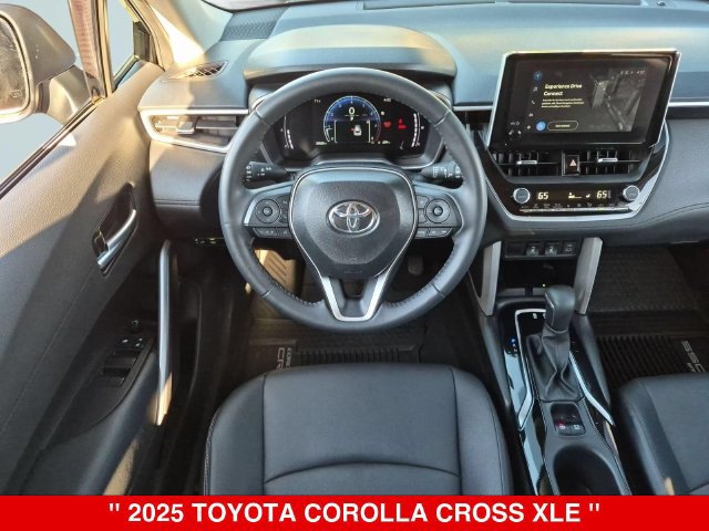 Used 2025 Toyota Corolla Cross XLE AWD/4WD image 31