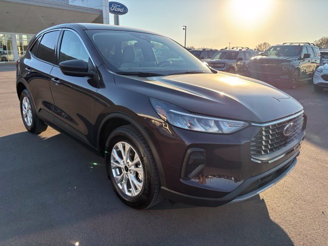 Certified 2023 Ford Escape Active AWD/4WD image 8