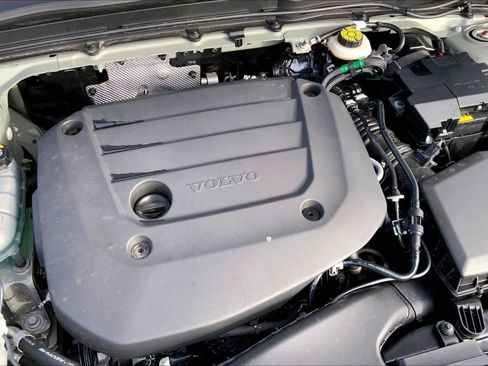 Used 2025 Volvo XC40 B5 Core w/ Protection Package Premier image 31