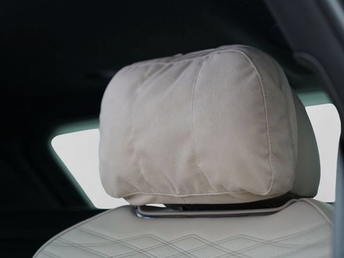 New 2026 Bentley Bentayga Extended Wheelbase AWD/4WD image 24