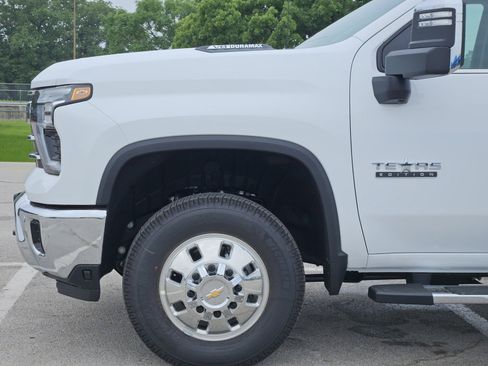 New 2026 Chevrolet Silverado 3500 LTZ w/ LTZ Texas Edition AWD/4WD image 6
