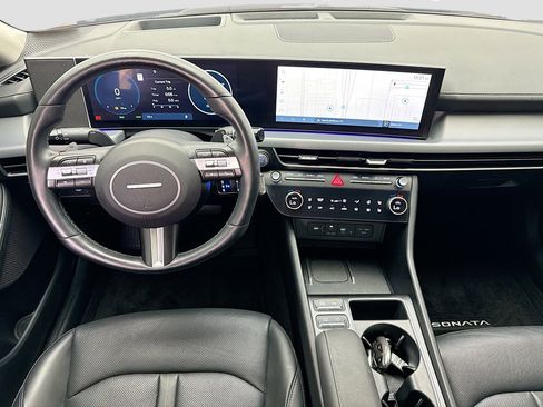 Used 2025 Hyundai Sonata Limited FWD image 15