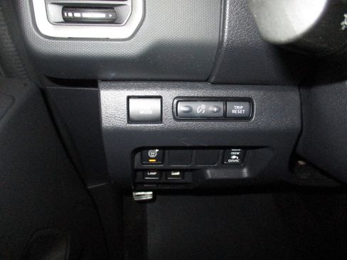 Used 2024 Nissan Frontier SL w/ Technology Package AWD/4WD image 34