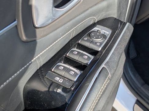 Used 2022 Kia Sorento SX image 16