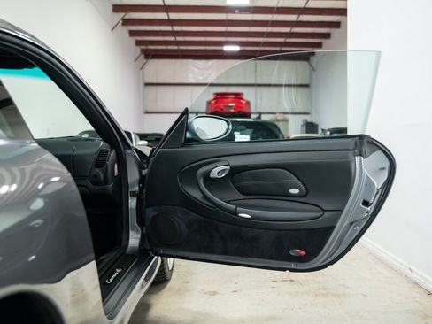 Used 2003 Porsche 911 GT3 RS image 26