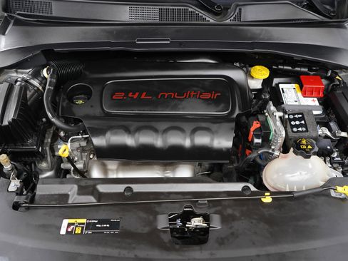 Used 2022 Jeep Compass Latitude AWD/4WD image 29