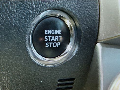 Used 2022 Toyota 4Runner Limited AWD/4WD image 9