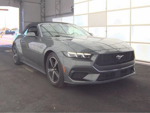 Used 2024 Ford Mustang Convertible RWD image 4
