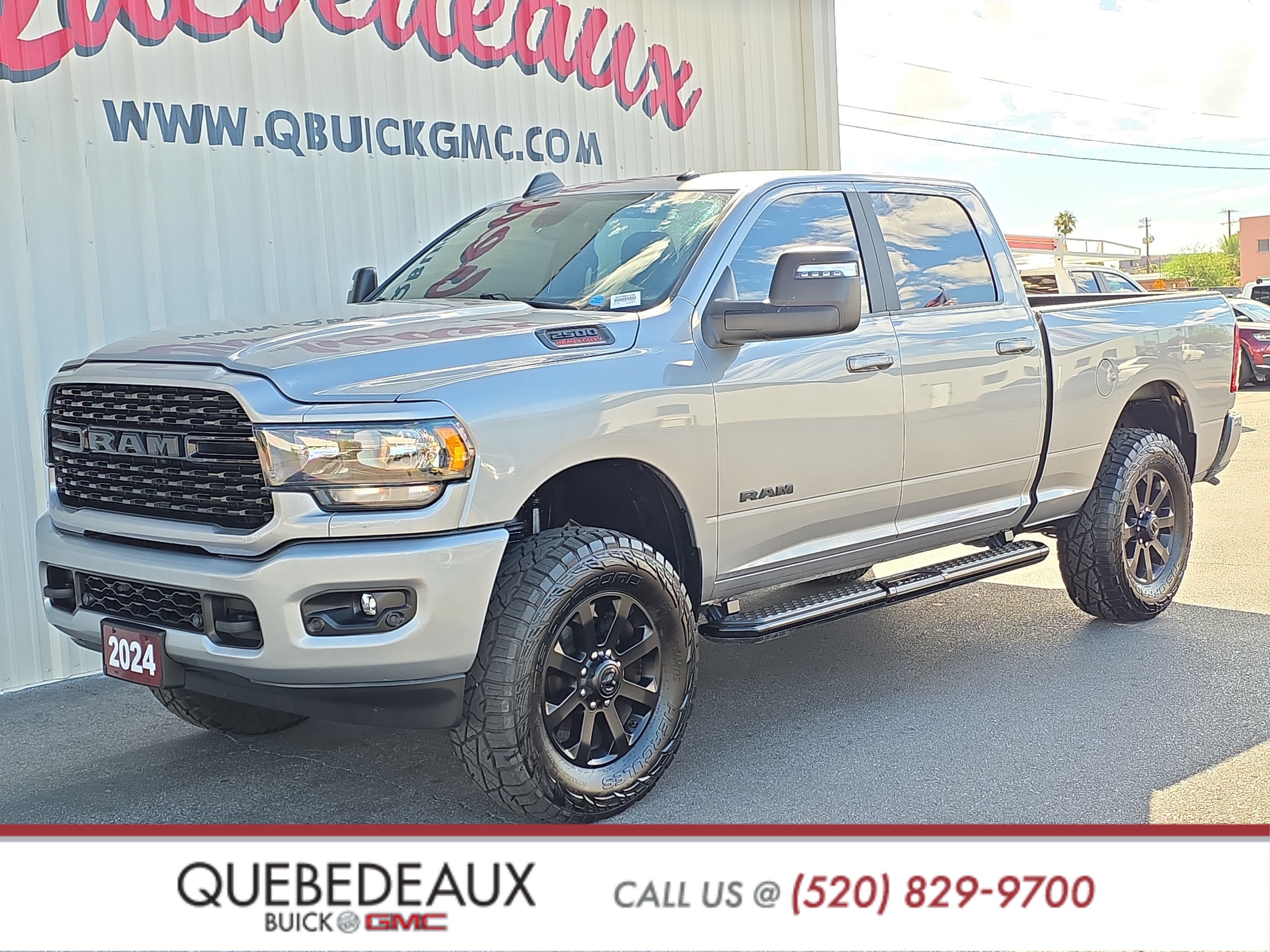 Used 2024 RAM 2500 Big Horn w/ Night Edition AWD/4WD image 4