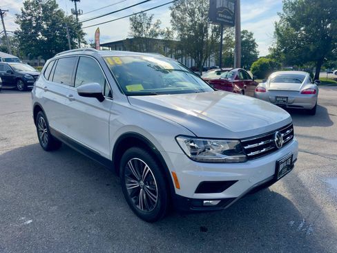 Used 2018 Volkswagen Tiguan SEL AWD/4WD image 8