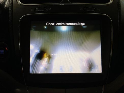 Used 2020 Dodge Journey Crossroad w/ Popular Equipment Group FWD image 18