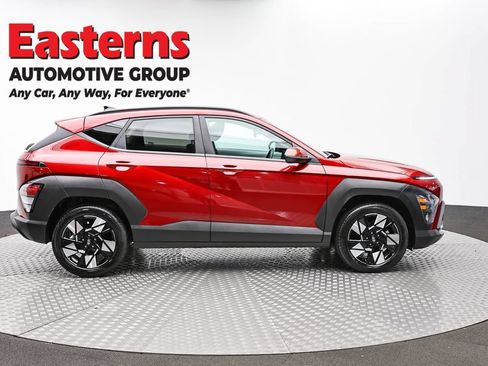 Used 2025 Hyundai Kona SEL FWD image 4