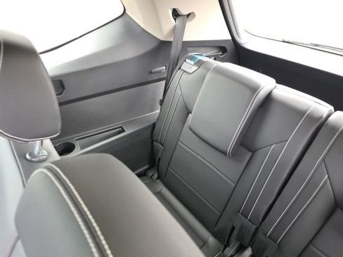 Used 2023 Volkswagen Atlas SE w/ Panoramic Sunroof Package image 17