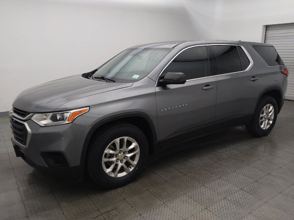 Used 2020 Chevrolet Traverse LS FWD image 2