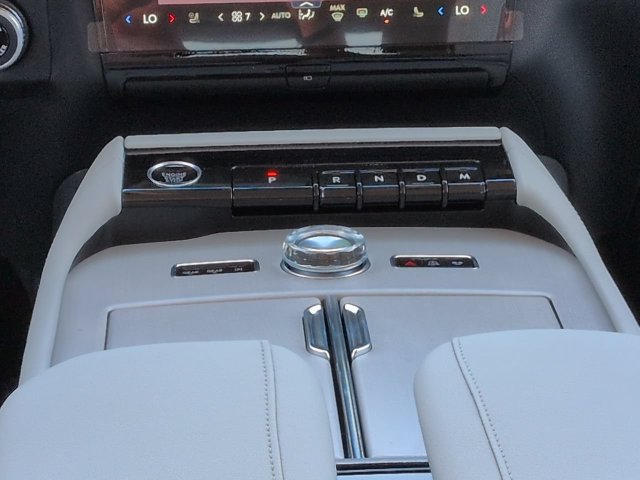 Used 2026 Lincoln Navigator Reserve AWD/4WD image 19