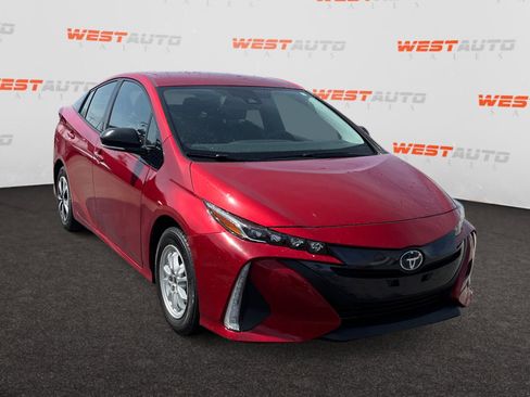 Used 2019 Toyota Prius Prime Plus image 7