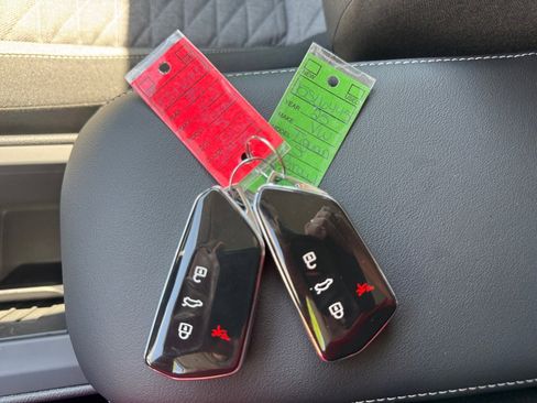 Used 2025 Volkswagen Tiguan S image 38