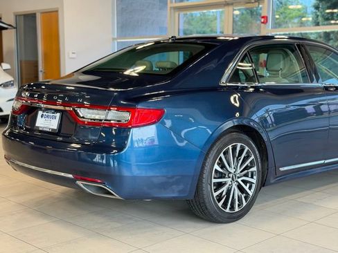 Used 2017 Lincoln Continental Select w/ Climate Package FWD image 11