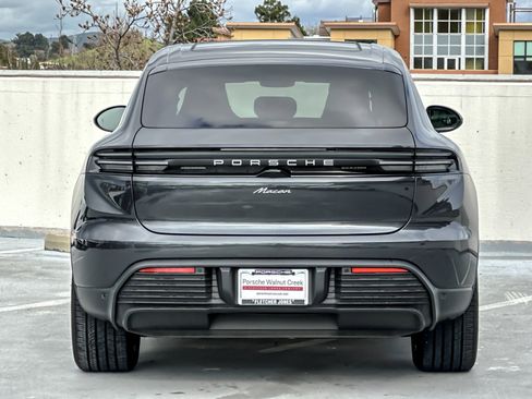 Used 2025 Porsche Macan Electric image 7