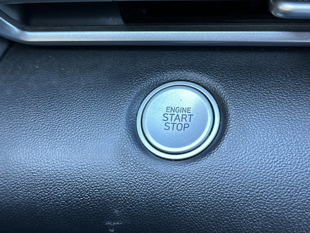 Used 2023 Hyundai Elantra SEL FWD image 20