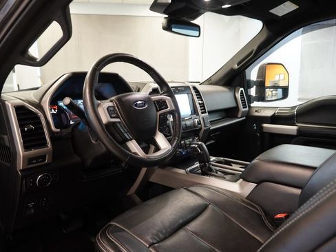 Used 2019 Ford F150 Lariat w/ Equipment Group 502A Luxury AWD/4WD image 6