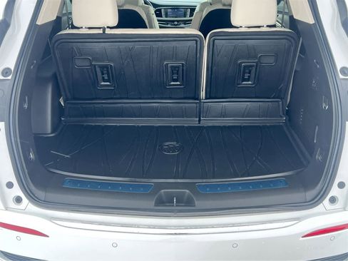 Used 2024 Buick Enclave Avenir w/ Avenir Technology Package image 34