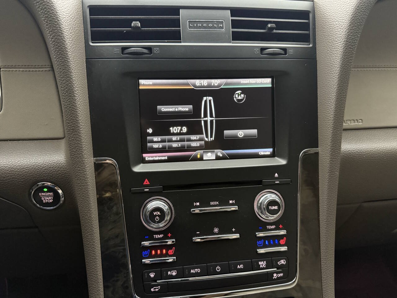 Used 2015 Lincoln Navigator 2WD image 26