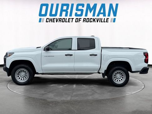 Used 2024 Chevrolet Colorado W/T RWD image 3