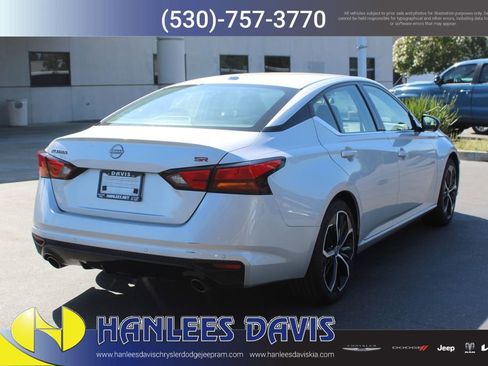 Used 2024 Nissan Altima 2.5 SR FWD image 7