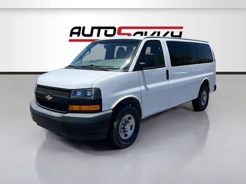 Used 2022 Chevrolet Express 2500 LS w/ Driver Convenience Package RWD image 3