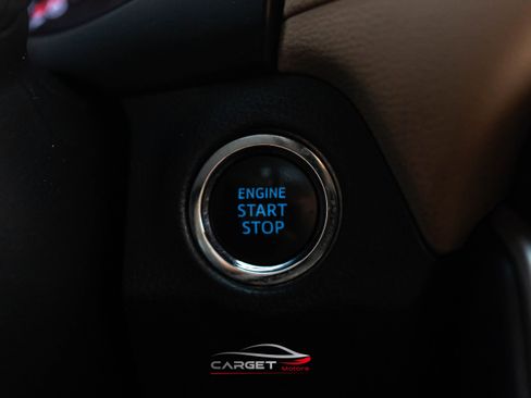 Used 2019 Toyota RAV4 XLE Premium image 29